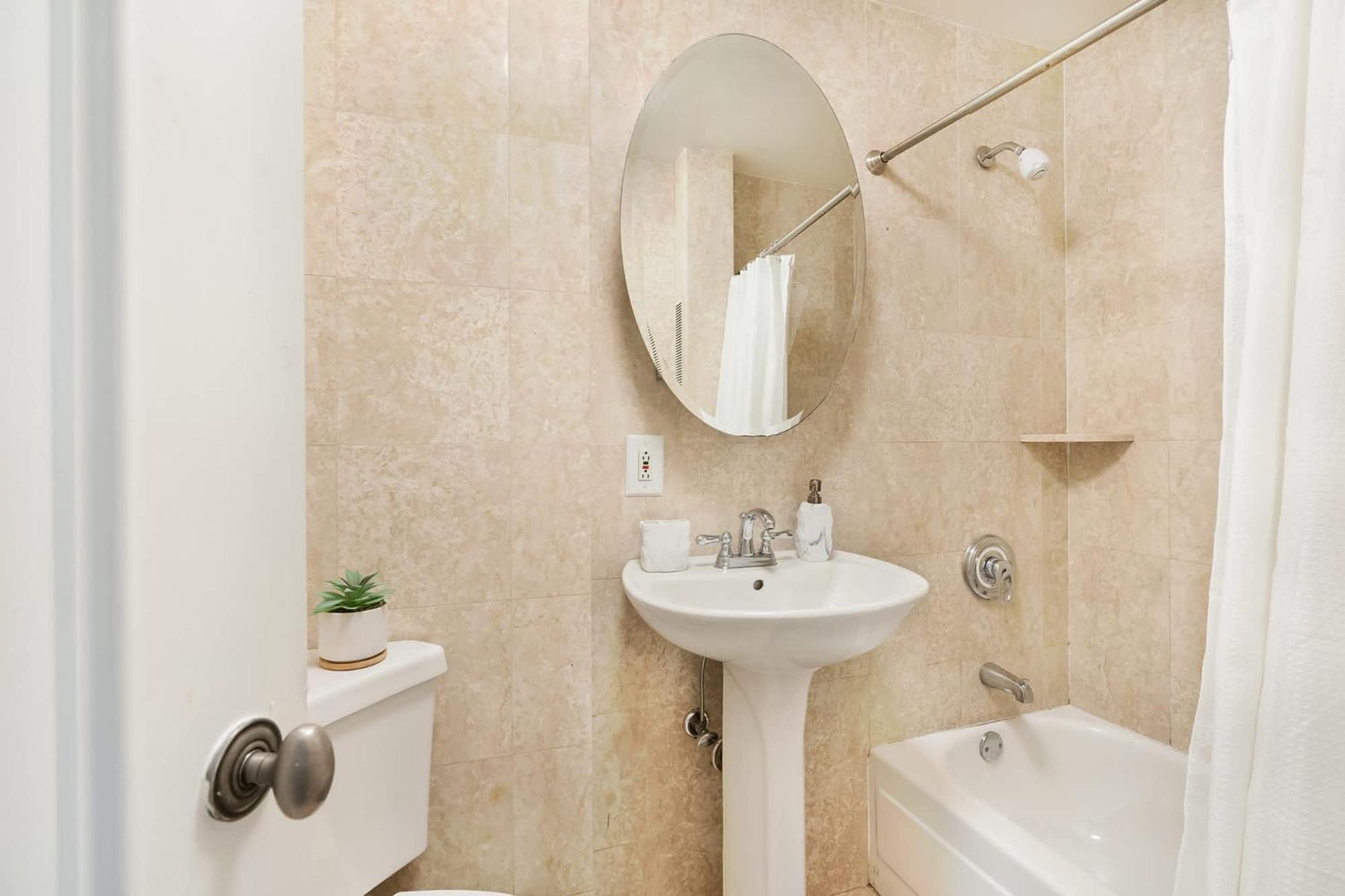 73-1406 New 1br 1bth Uws Doorman Gym Appartement *