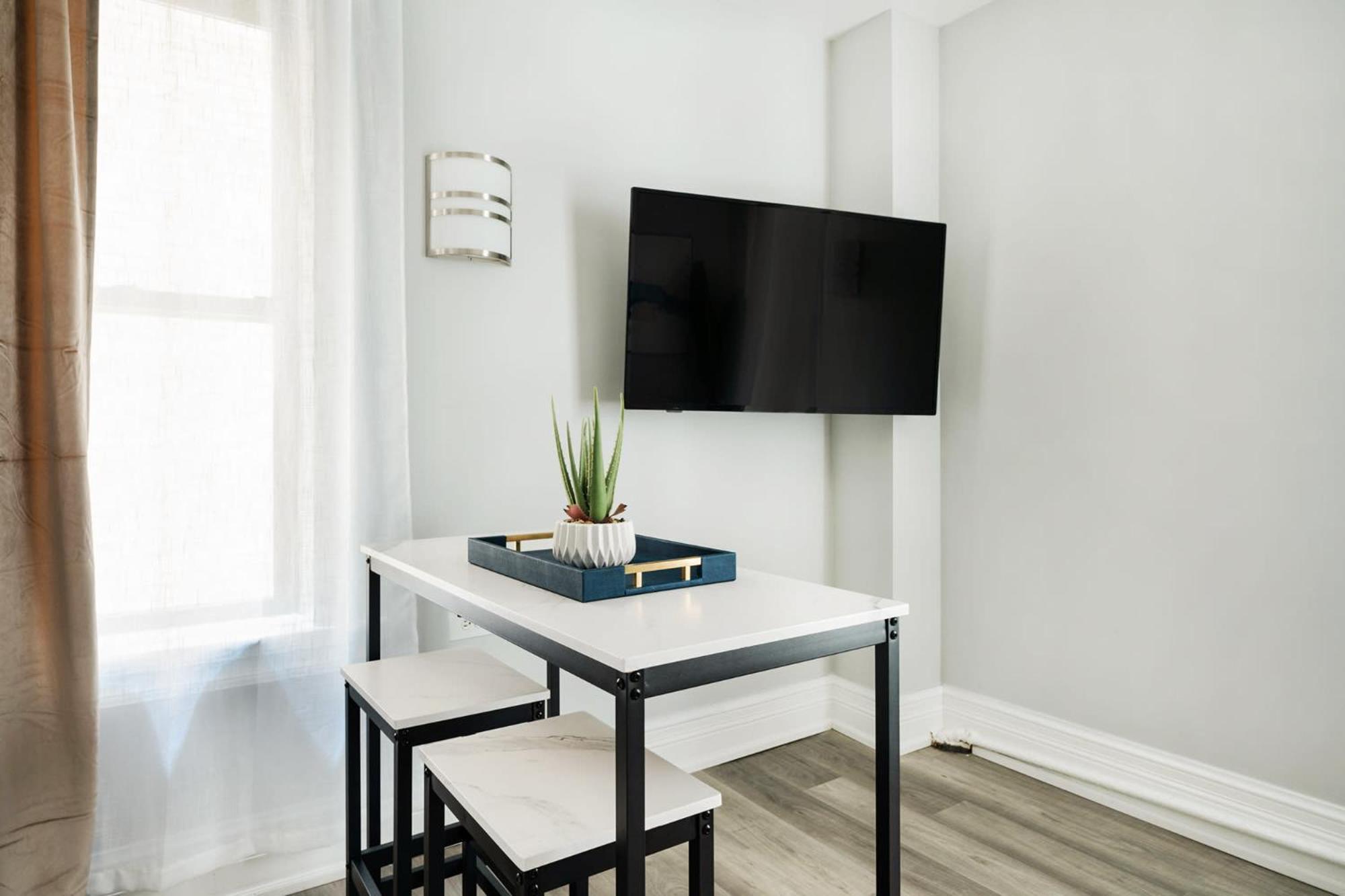 73-1406 New 1br 1bth Uws Doorman Gym Appartement