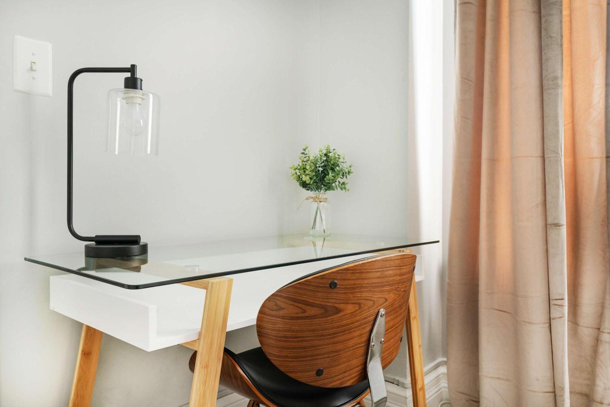 73-1406 New 1br 1bth Uws Doorman Gym Appartement *